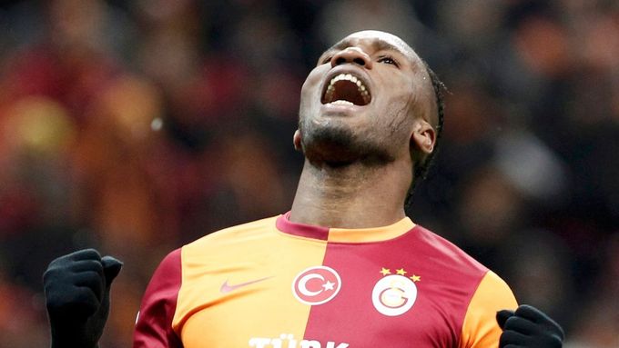 Didier Drogba se raduje, jeho Galatasaray si zahraje osmifinále Ligy mistrů.