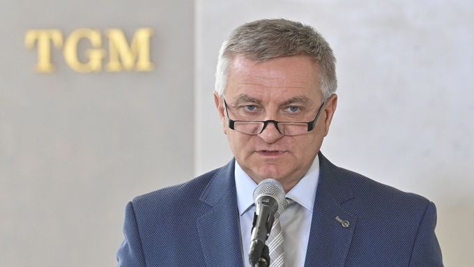 Vedoucí Kanceláře prezidenta republiky Vratislav Mynář.