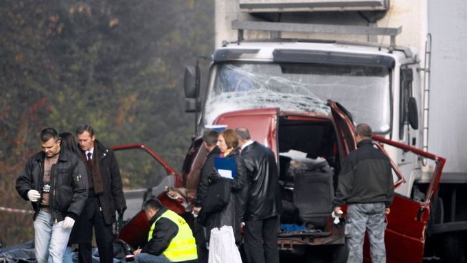 Záchranáři na místě havárie