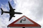 Odborník: Přišel čas vydávat pro letadla striktní zákazy