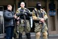 Po zuby ozbrojení separatisté ve Slavjansku. (14. dubna 2014)