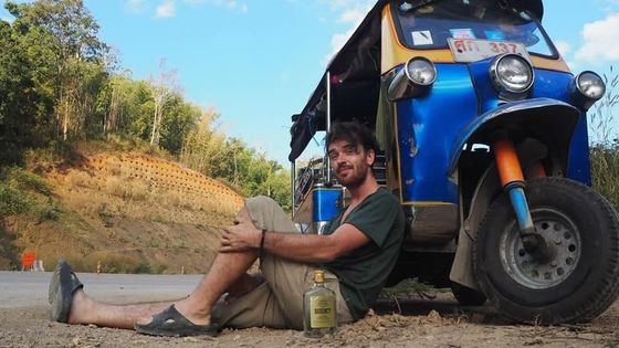 Vyrazili ho z práce, pak český Tomík na cestách projel půl světa v rozhrkaném tuktuku