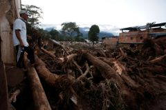 Při sesuvech půdy v Kolumbii zemřelo přes 250 lidí, další stovky se pohřešují