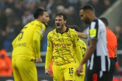 Dortmund v Lize mistrů přetlačil Newcastle, City se protrápilo k výhře v Bernu