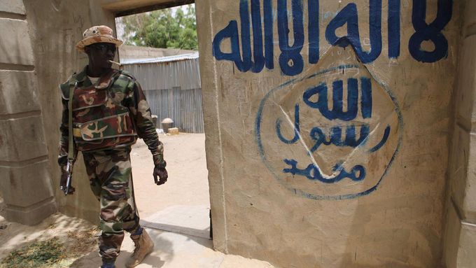 Nigérii sužuje islamistická skupina Boko Haram.