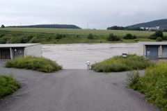 Deště zvedly hladiny řek, v Sušici hlásili třetí stupeň