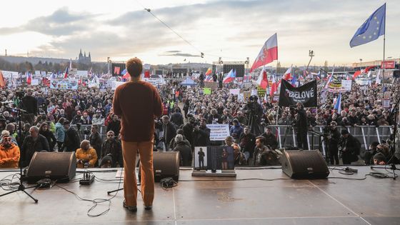 Demonstrace Letná - Milion chvilek pro demokracii - 16. listopadu 2019 - Mikuláš Minář