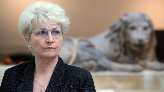 Senátorka ČSSD Milada Emmerová se zastala zdravotní sestry obžalované z vražd.