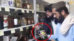 Tálibové objevili na české ambasádě v Kábulu sklad tvrdého alkoholu.