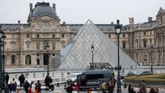 Francie, Paříž, Louvre, muzeum, loupež