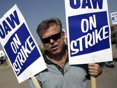 Odbory odmítly ustoupit v otázce snižování platů