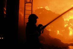 Na Zlínsku hořel dům s pečovatelskou službou, jeden člověk se otrávil zplodinami