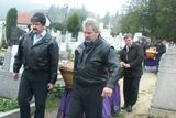 Dne 13. října 2005 Kalivoda zastřelil v lese u obce Nedvědice na Brněnsku manžele Ludvíkovy. Zasáhl je do hrudi a zblízka do hlavy. Na snímku pohřeb manželů.