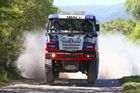 Loprais odstartoval Dakar skvěle, Kolomému hořela pneumatika