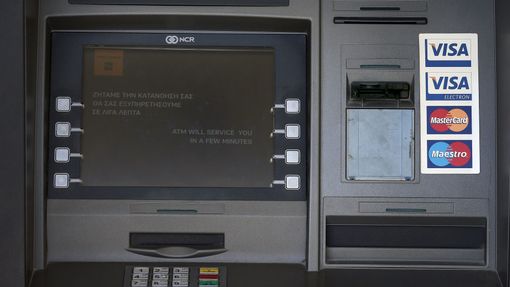 Bankomat oznamující, že nemůe vydat hotovost.