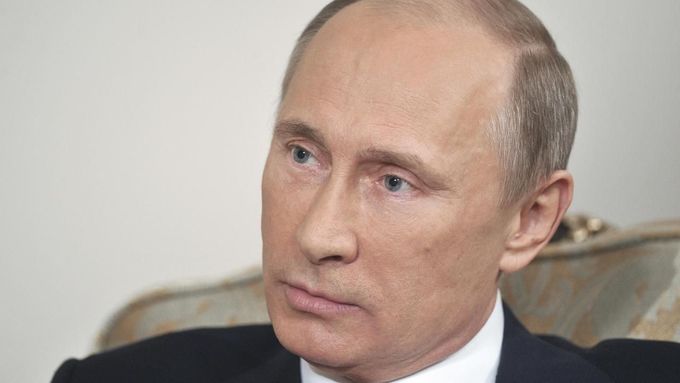 Vladimir Putin věří, že nový zákon pomůže zlepšit chování ruských dětí.
