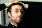 Jeden z nejznámějších muzikantů všech dob, britský zpěvák John Lennon, by 9. října oslavil pětasedmdesáté narozeniny. Projděte si jeho krátký, ale nesmírně bohatý život.