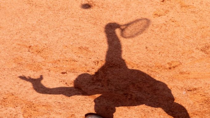 FOTO Peklo na pražském tenisovém kurtu: 35 stupňů ve stínu
