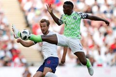 Angličtí fotbalisté porazili v přípravě na mistrovství světa Nigérii, která se teď utká s Českem