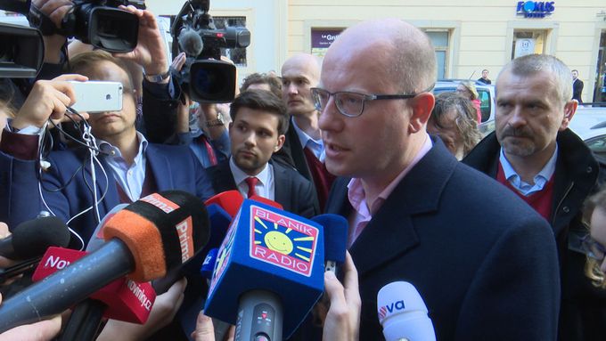Premiér Bohuslav Sobotka mluví o zklamání z výsledků voleb.
