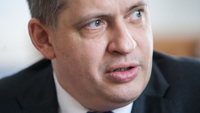 Ministr Jiří Dienstbier do konce června předloží statut nové Rady vlády pro boj s korupcí