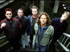Před čtyřmi lety podporovali členové skupiny Pearl Jam Johna Kerryho, teď se zhlédli v Baracku Obamovi
