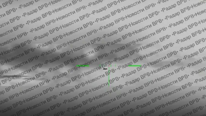 Raketa Flamingo zachycená podle ruských blogerů při útoku v noci na pondělí 27. října 2025.