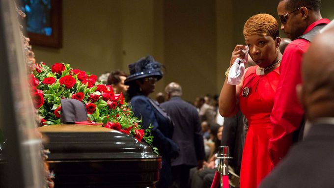 FOTO Tak probíhal pohřeb zastřeleného černošského mladíka
