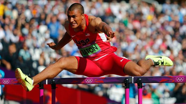 Ashton Eaton při překážkách