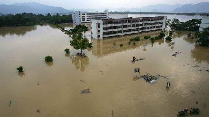 Voda zatopila rozsháhlé oblasti na jihu Číny