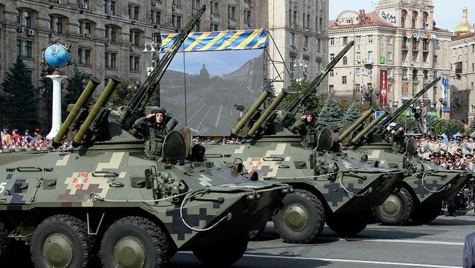Masivní vojenská přehlídka ukrajinské armády v Kyjevě.
