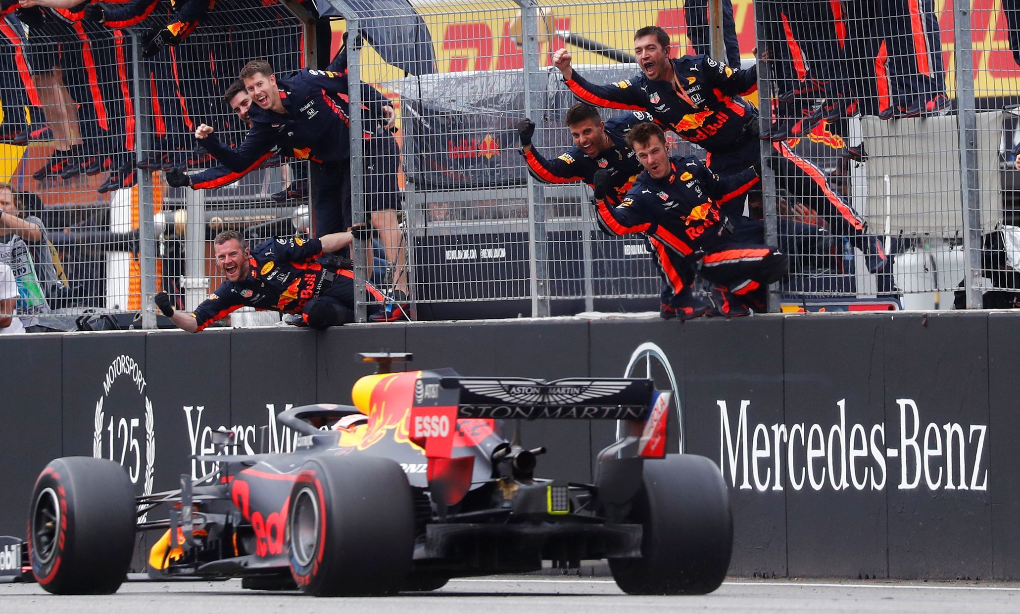 Max Verstappen v cíli Velké ceny Německa 2019