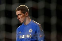 VIDEO Výsměch fanoušků: Torres je ten nejlepší obránce