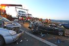 Hromadná nehoda na bavorské dálnici si vyžádala šest mrtvých a 13 zraněných