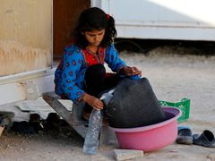 Nedostatek vody trápí také Syřany v uprchlických táborech.