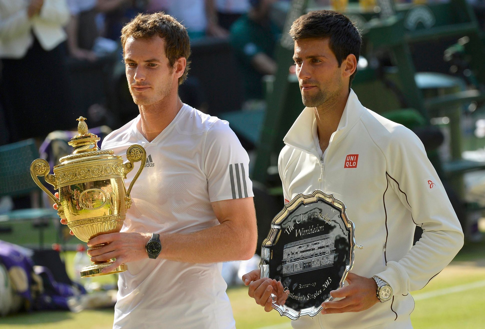 Andy Murray a Novak Djokovič ve finále Wimbledonu 2013