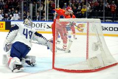 Švédové porazili hladce Bělorusko, Rusové si na úvod mistrovství zastříleli proti Francii