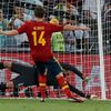 Xabi Alonso neprostřeli při penaltě brankáře Ruie Patrícia během semifinálového utkání Eura 2012 mezi Portugalskem a Španělskem.