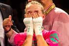 Utkání o titul mistryně světa organizace WBC, Fabiána Bytyqi, Denise Castleová