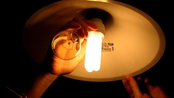 Žárovky za úsporné zářivky ve své domácnosti vyměnily čtyři pětiny Němců.