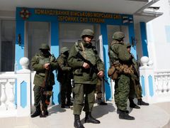 Ruští ozbrojenci na Krymu.