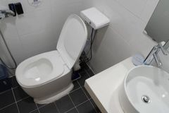 Studentům v Koreji platí za používání záchodu. Ten pak vyrábí energii pro kampus