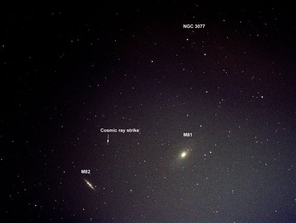 Dvojice galaxií v souhvězdí Velké medvědice je vzdálená cca 11,5 milionu světelných let.