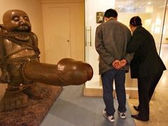 Rozverné exponáty nabízí návštěvníkům čínské muzeum sexu v Šanghaji. Více než na zábavu, prý muzeum zaměřuje na vzdělávání číňanů v sexuální oblasti