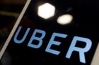 Šéf Uberu odstoupil z funkce. Důvodem jsou skandály i smrt jeho matky