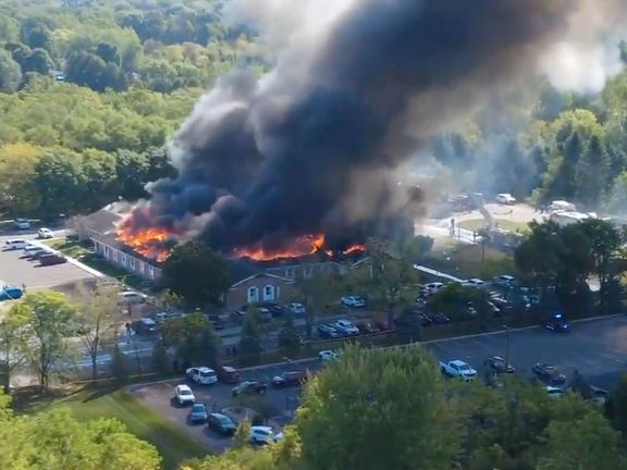 Kostel Církve Ježíše Krista Svatých posledních ve městě Grand Blanc v americkém státě Michigan se octl v plamenech.