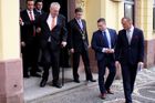 Zemanově ochrance hrozí rozklad, třetina nejzkušenějších bodyguardů zvažuje, že na protest odejde