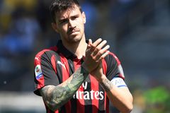 Matějů debutoval v Serii A, s Brescií v Miláně prohrál 0:1. Zmrhal zůstal na lavičce