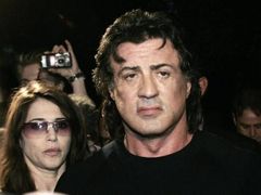 Herec Sylvester Stallone na australské premiéře dalšího pokračování filmu o boxerovi Rockym.