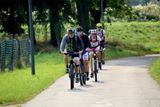 Děti z Dětského domova Čeladná v okrese Frýdek-Místek trénovaly své cyklistické dovednosti pod vedením svého vychovatele Reného. Do té doby s kolem moc zkušeností neměly.